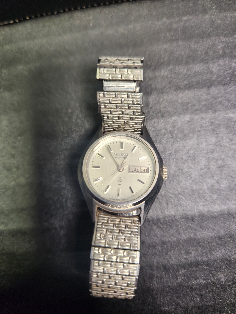 Seiko Silver Men's Quartz Watch - Silver